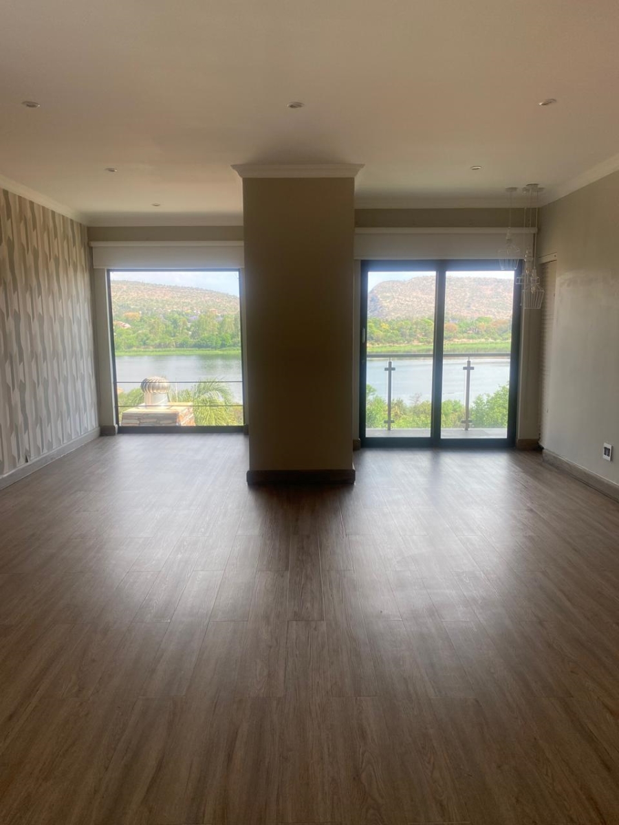 6 Bedroom Property for Sale in Birdwood Estate North West